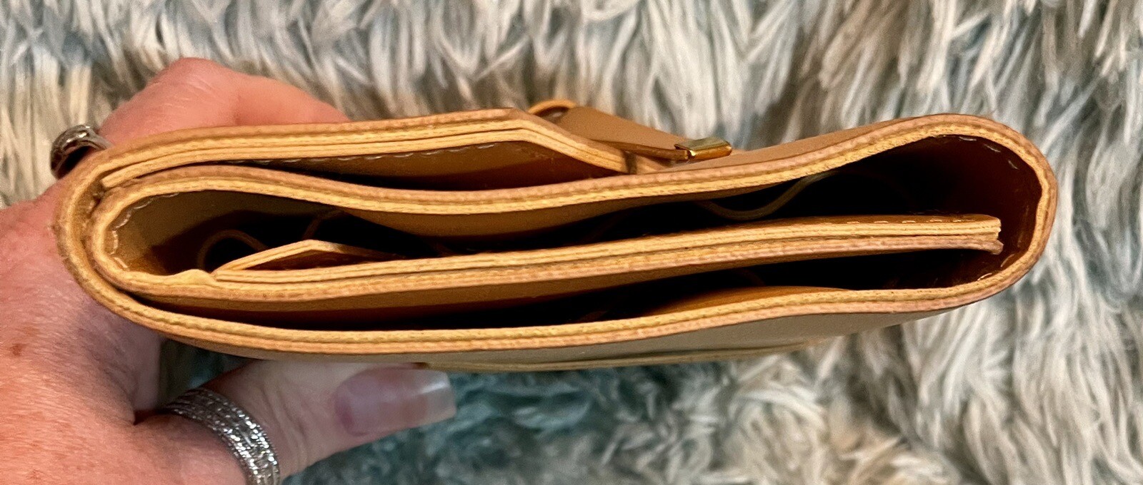 NEW Glass Ladder & Co Vegan Leather Katherine Tech Organizer Roll Honey Wallet