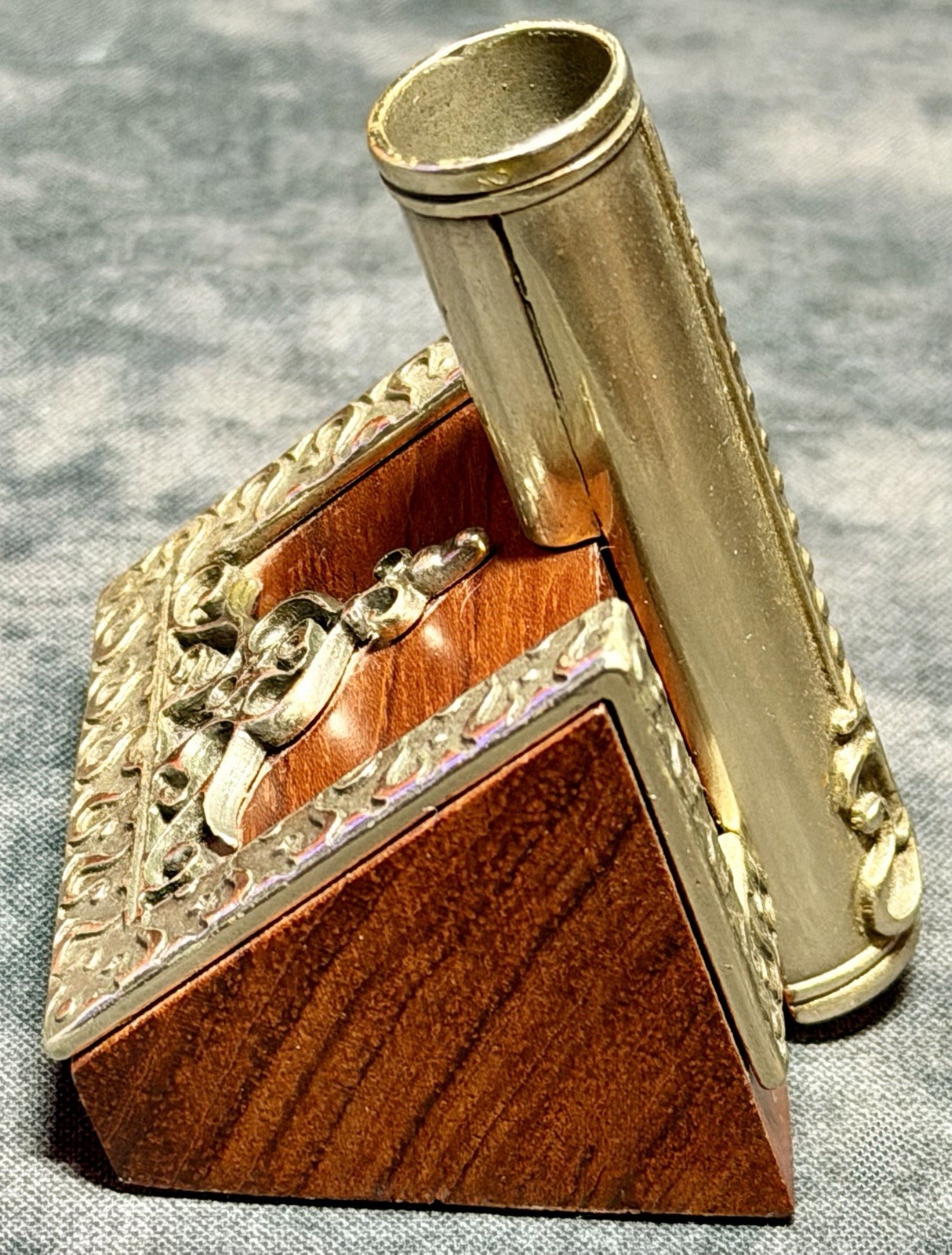 Bortoletti Fonderia Artistica Elegant Beech Wood Handmade Luxury Desk Pen Holder