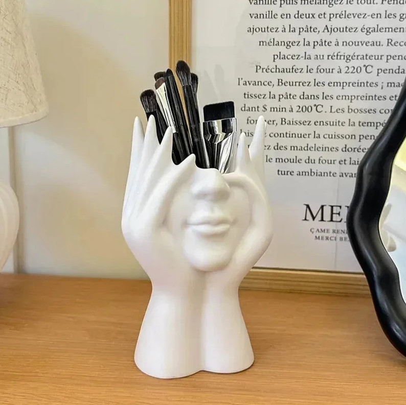 1 pc Creative Body Shape Pen Holder Desk Organizer Makeup Brush Stand