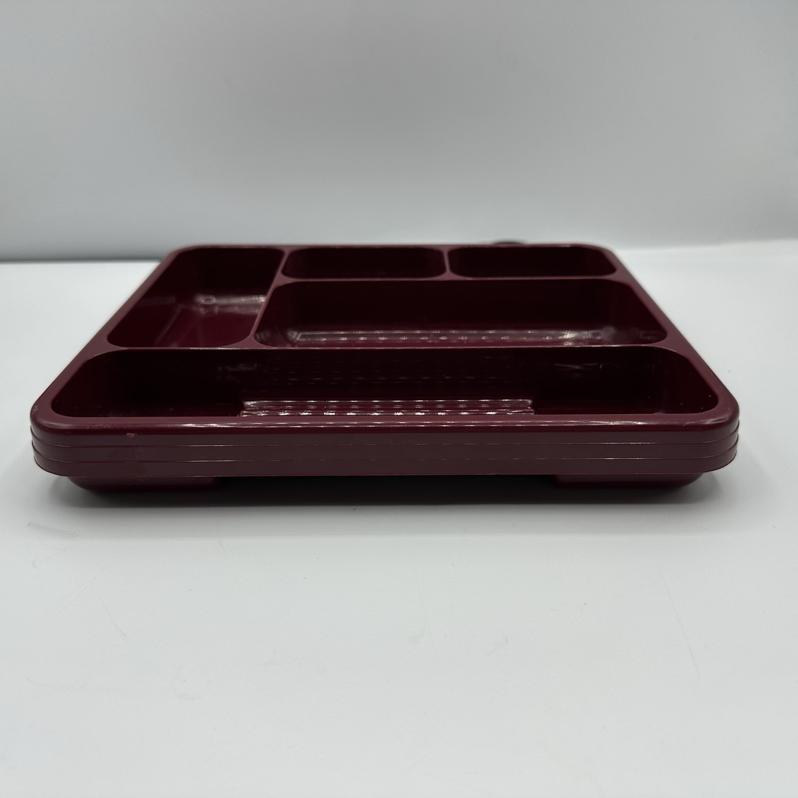 VTG ELDON Rubbermaid Catch All Tray Organizer 9″ x 7.5″ Burgundy 90s