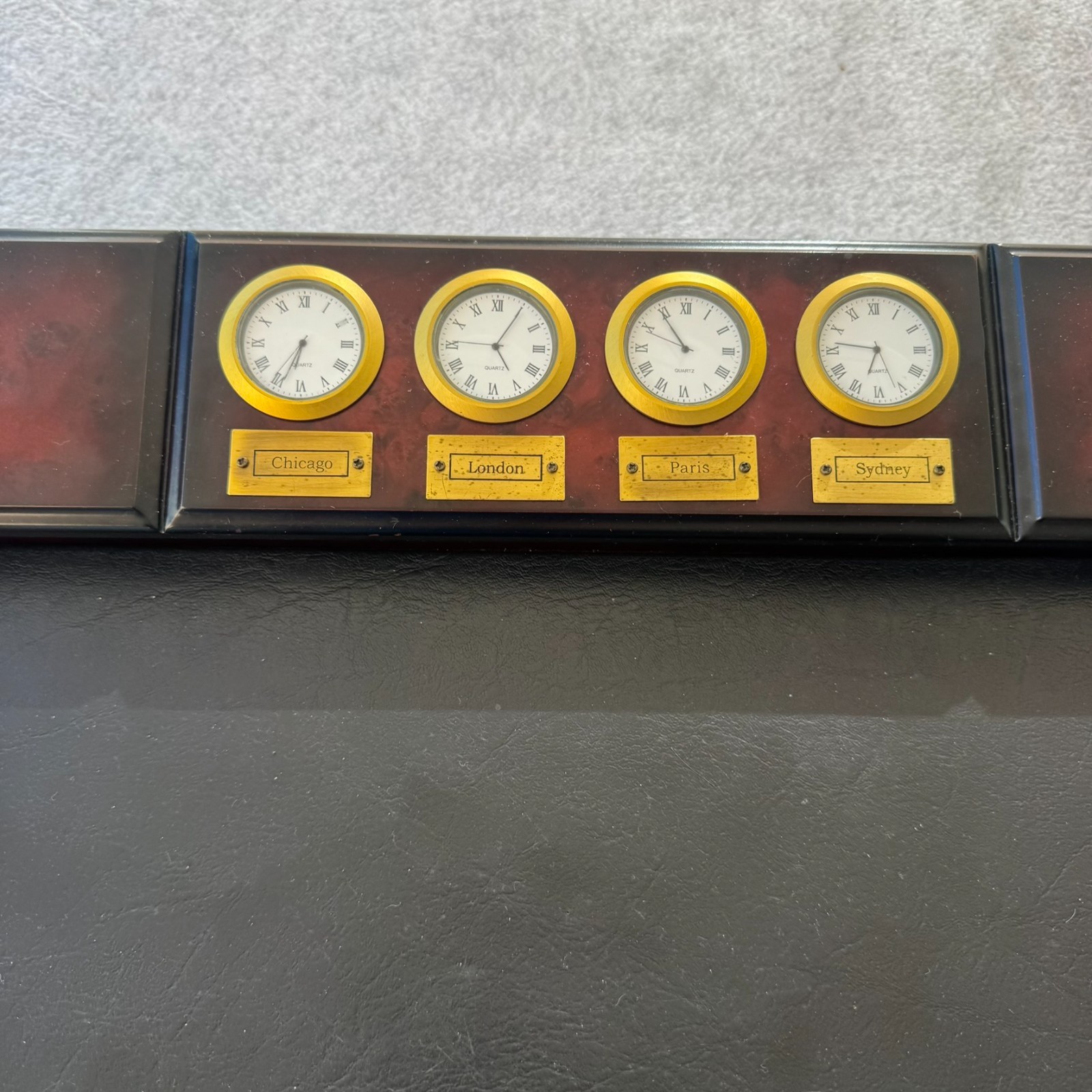 BOMBAY COMPANY Executive Desk Blotter Wood Leather With 4 Time Zone Clocks Rare