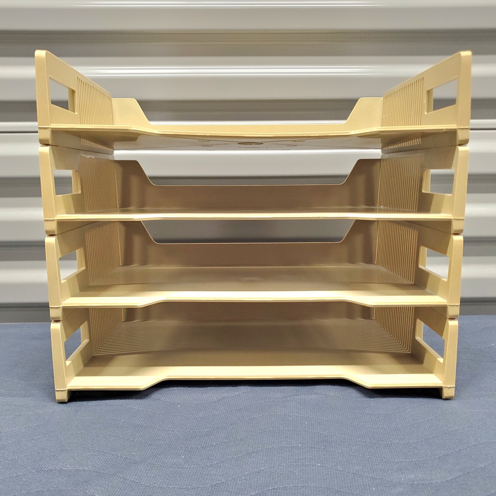 Vintage Eldon Industries Beige Stackable Letter File Trays Lot of 4 Model 1600-0