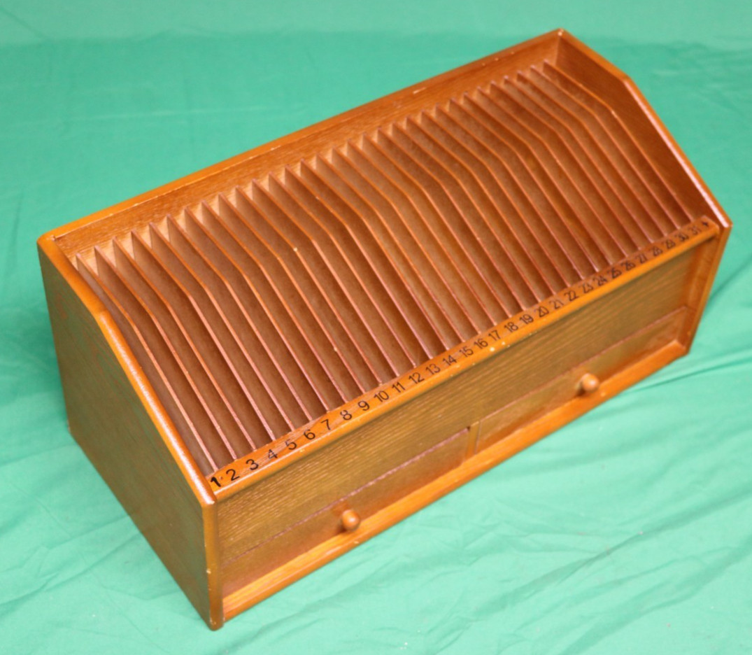 VTG 31 Day Wooden Monthly Bill Letter Mail Sorter Organizer Desk Top w/Drawers