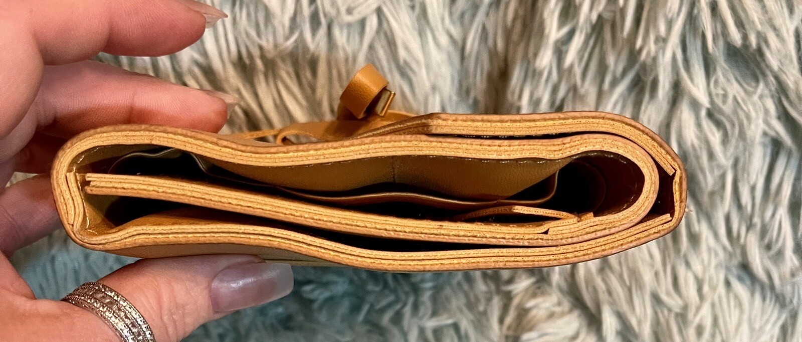 NEW Glass Ladder & Co Vegan Leather Katherine Tech Organizer Roll Honey Wallet