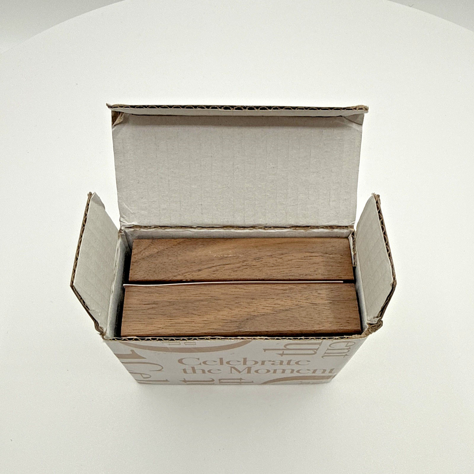 UNIQOOO 2pc Walnut Wood Calendar Stand Photo Card Menu Sign Holder 3.5″