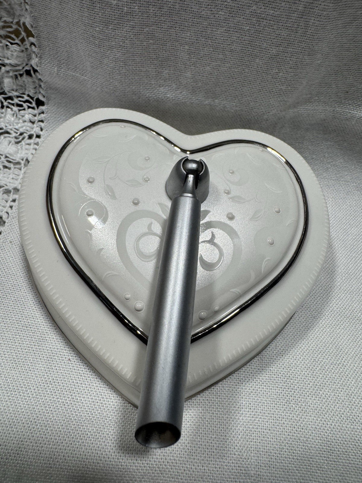 Lenox Fine Bone China OPAL INNOCENCE Heart Shaped Pen Holder