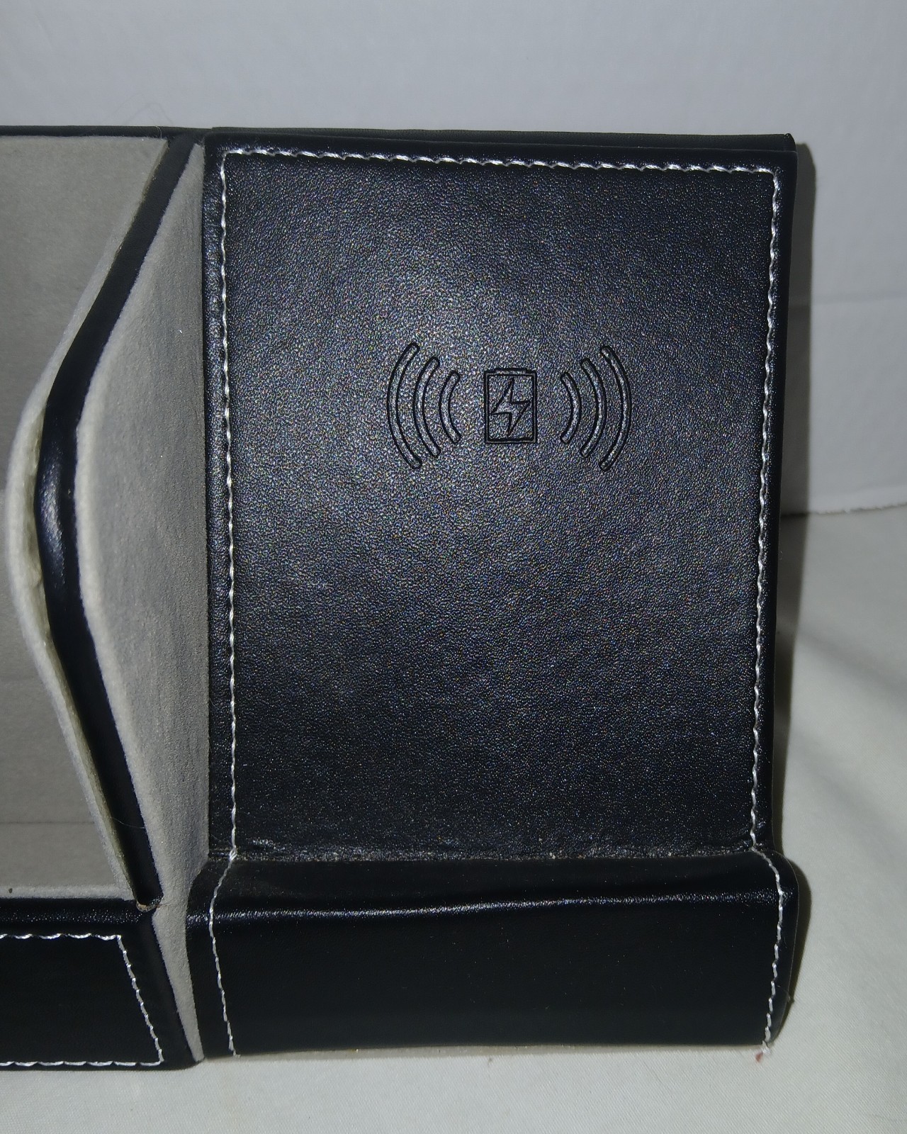 Desk Organizer With Wireless Charger Faux Leather Black NEW *NO BOX*