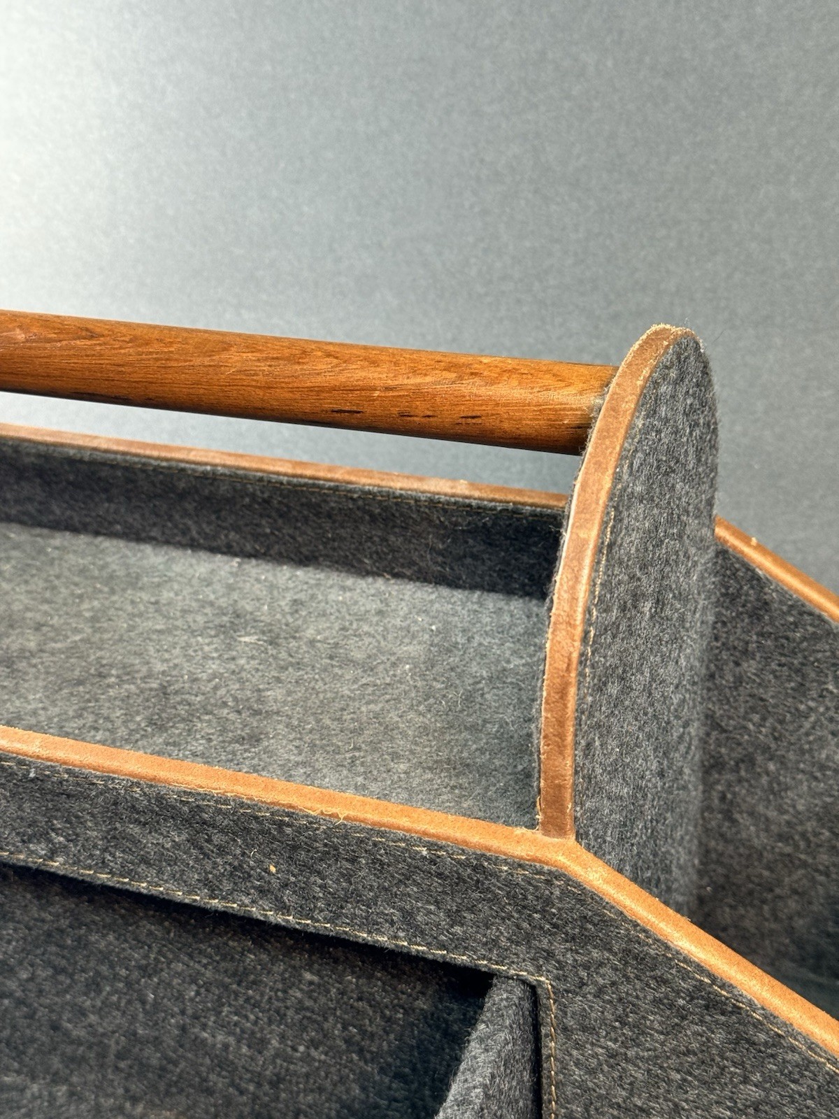 Drexel Heritage Felt & Faux Leather Desk Top Caddy Organizer