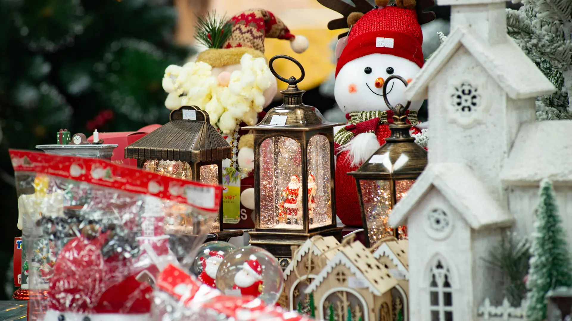 Safehouse blog 6 creative ways to store your christmas decorations safely